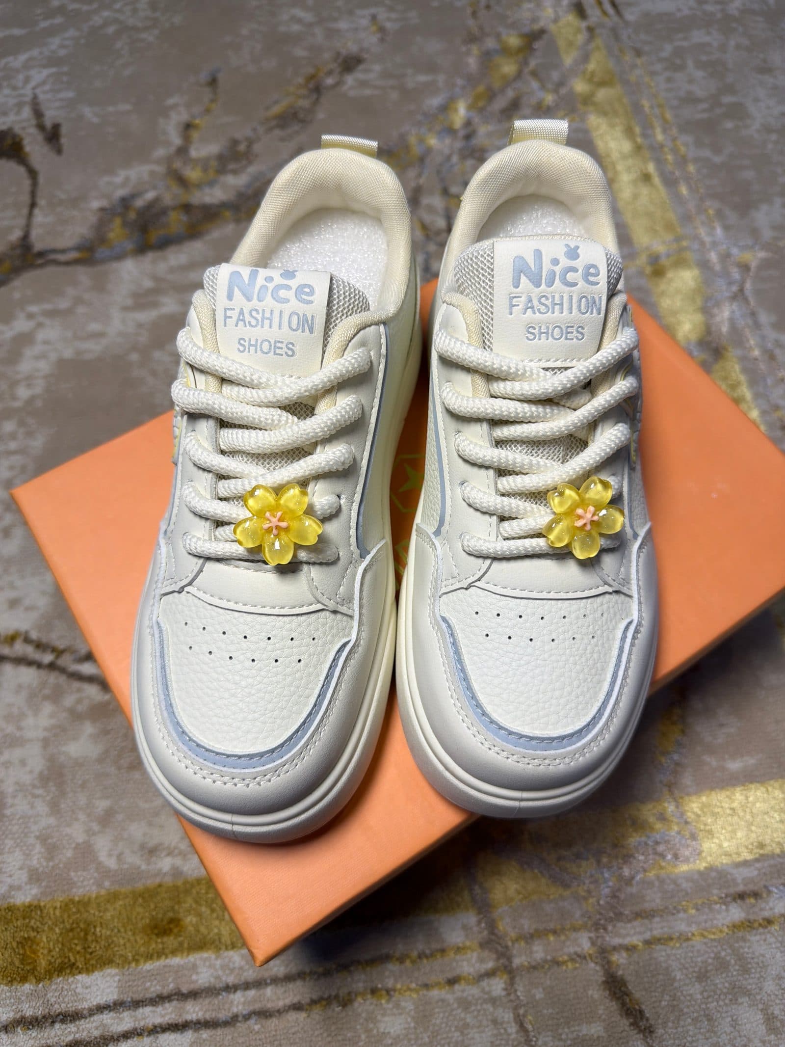 BEAUTIFUL SNEAKERS XIN135